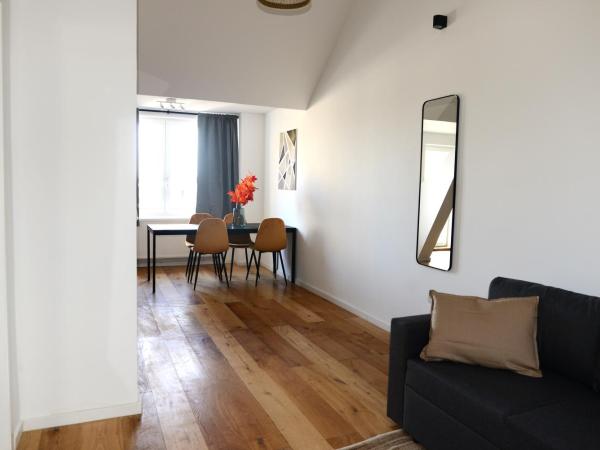 National City Apartments : photo 2 de la chambre appartement avec terrasse