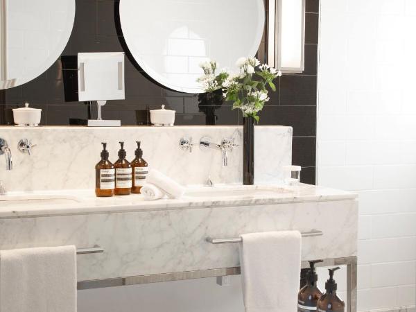 Waldorf Astoria Versailles - Trianon Palace : photo 3 de la chambre suite junior lit king-size - palace 5 Étoiles - vue sur parc