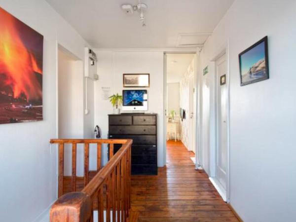 Blue House B&B : photo 7 de la chambre chambre quadruple Économique avec salle de bains commune