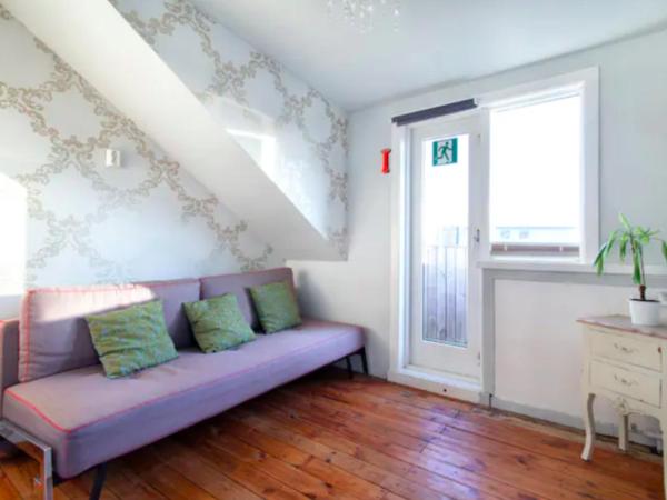 Blue House B&B : photo 8 de la chambre chambre quadruple Économique avec salle de bains commune