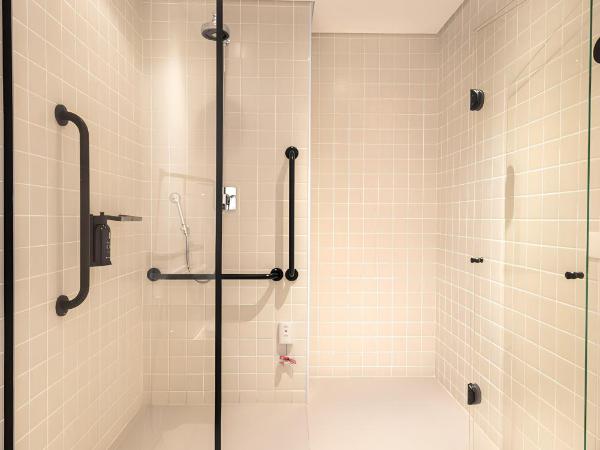 Intercity Tatuapé : photo 10 de la chambre premium pwd disability access - 1 king bed