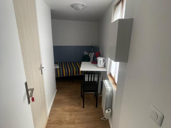 THEIA - Limoges Centre : photo 9 de la chambre chambre simple avec salle de bains