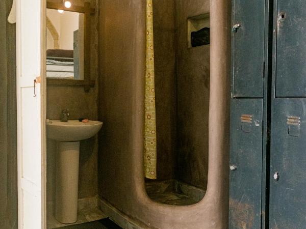 Essaouira Youth Hostel & Social Travel : photo 2 de la chambre lit superposé dans dortoir mixte