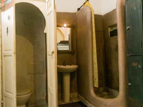 Essaouira Youth Hostel & Social Travel : photo 3 de la chambre lit superposé dans dortoir mixte