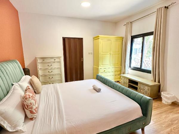 DARÏ : photo 1 de la chambre chambre double - vue sur piscine