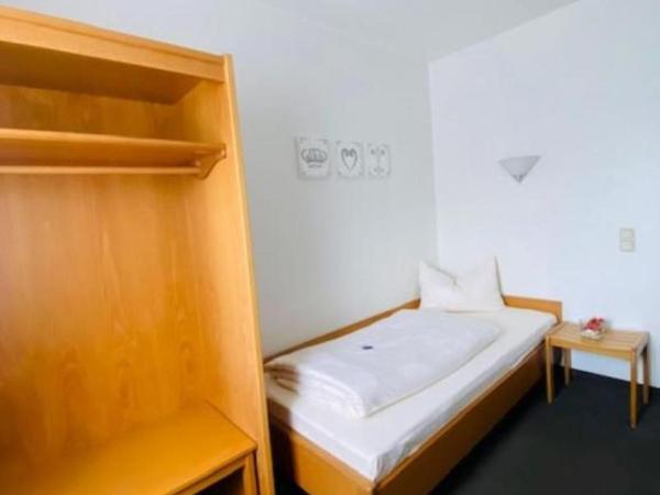 Hotel Christina : photo 1 de la chambre petite chambre simple