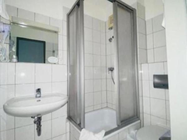 Hotel Christina : photo 7 de la chambre chambre lit queen-size 