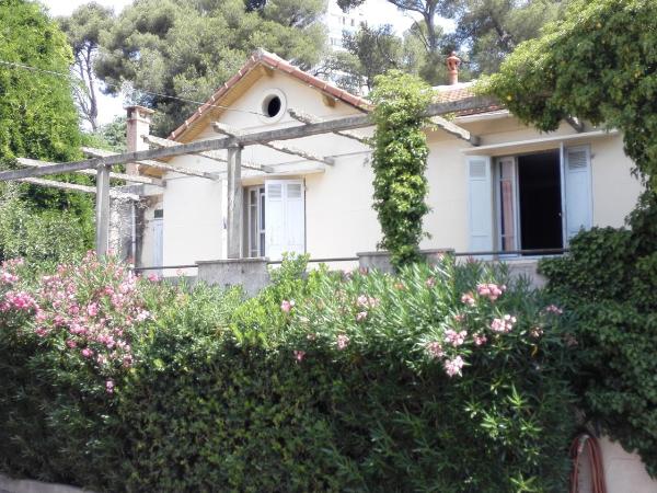 Hôtel du Rocher : photo 2 de la chambre chambre familiale (3 personnes)