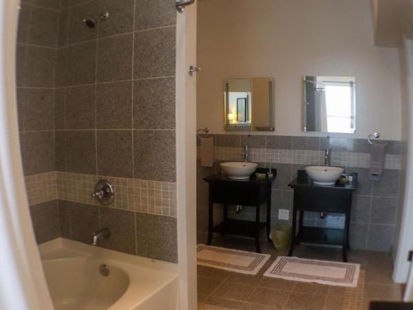 Fountainview Inn : photo 6 de la chambre suite deluxe avec lit king-size