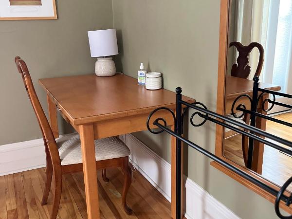 Stirling House : photo 6 de la chambre chambre lit queen-size avec balcon