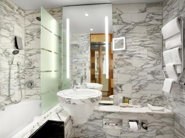 Hilton Stockholm Slussen Hotel : photo 4 de la chambre chambre king exécutive avec vue