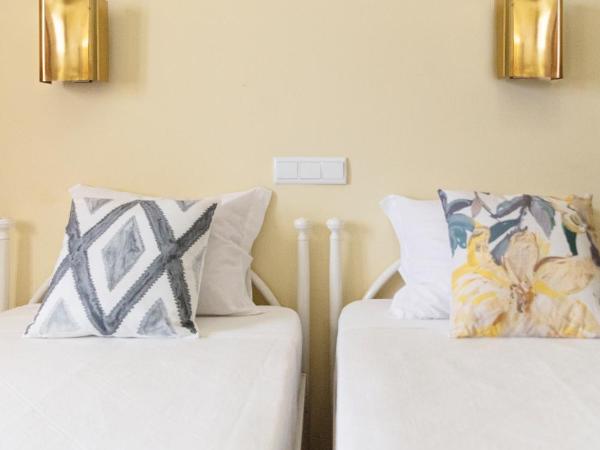 Hotel Universal : photo 1 de la chambre chambre double ou lits jumeaux Économique mansardée - animaux domestiques non admis