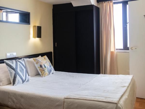 Hotel Universal : photo 3 de la chambre chambre double ou lits jumeaux Économique mansardée - animaux domestiques non admis