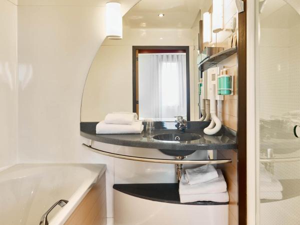 B&B HOTEL Paris Nord 18ème : photo 5 de la chambre chambre double