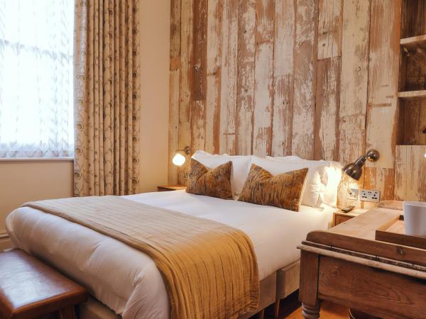 The Black Lion Pub & Boutique Guesthouse : photo 2 de la chambre hébergement double classique