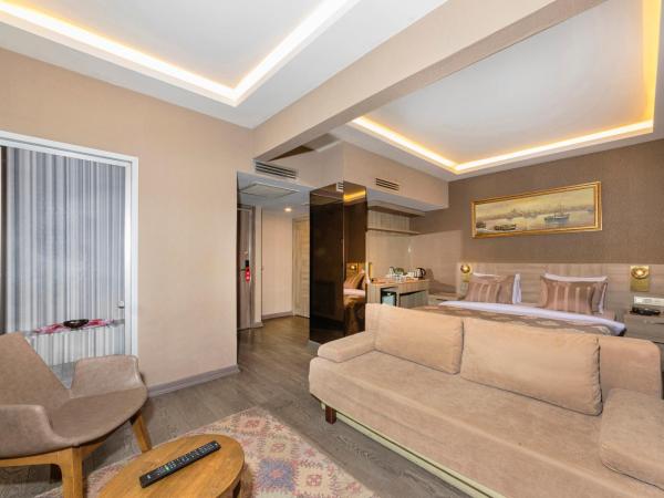 Ayramin Deluxe Hotel Taksim : photo 2 de la chambre chambre triple supérieure avec hammam