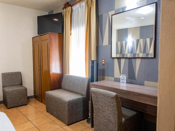 Hotel Estefania : photo 8 de la chambre chambre lits jumeaux