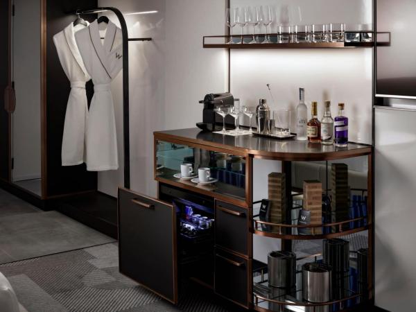 W Toronto : photo 6 de la chambre chambre lit king-size merveilleux - vue sur cour