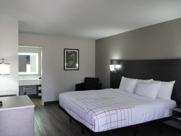 La Quinta Inn by Wyndham Dallas Uptown : photo 6 de la chambre chambre lit king-size deluxe