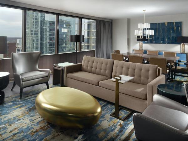 Omni Charlotte Hotel : photo 2 de la chambre suite lit king-size