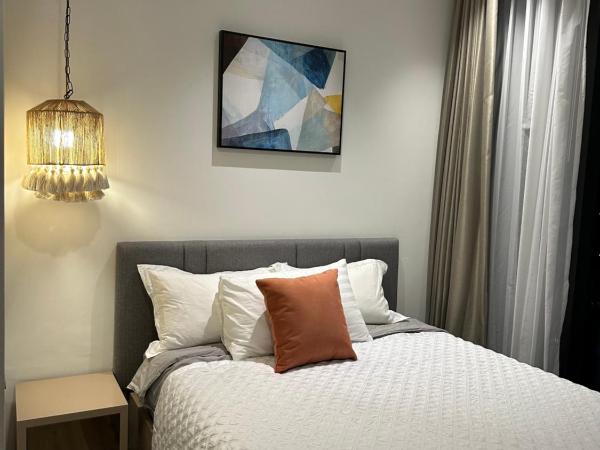 503 Edge芭提雅25层正海景大二房二厅二卫, 沙滩+步行街+购物中心 : photo 10 de la chambre chambre double deluxe avec balcon - vue sur mer