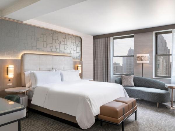 The Westin Book Cadillac Detroit : photo 1 de la chambre chambre lit king-size supérieure