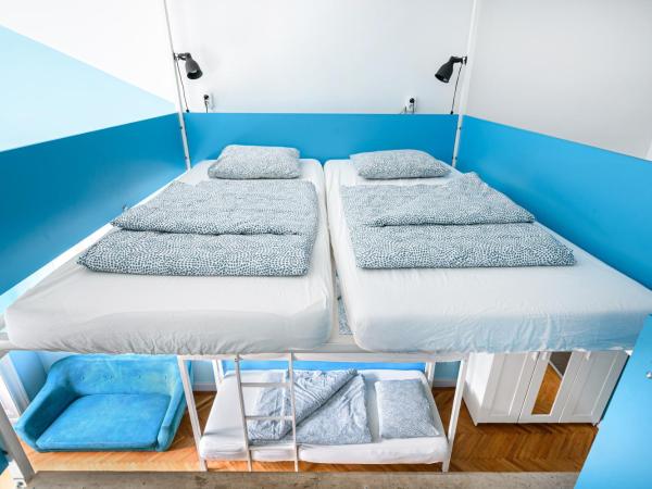 Avenue Hostel : photo 8 de la chambre studio avec balcon