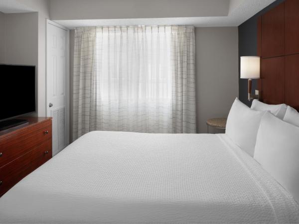 Residence Inn by Marriott San Diego Downtown : photo 6 de la chambre suite 1 chambre lit queen-size avec canapé-lit