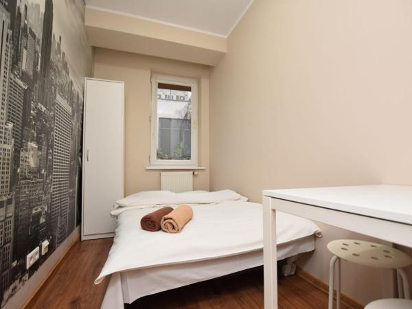 DUKES ApartHostel - pokoje prywatne, RYNEK : photo 1 de la chambre chambre double avec salle de bains commune