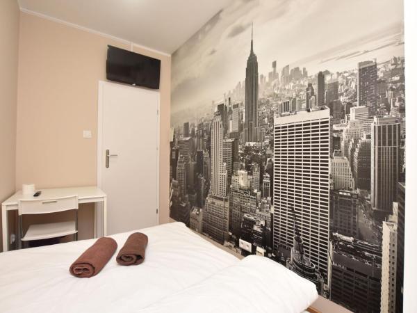 DUKES ApartHostel - pokoje prywatne, RYNEK : photo 2 de la chambre chambre double avec salle de bains commune