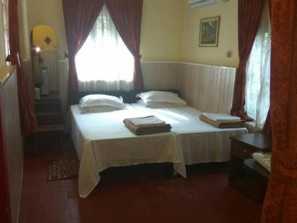 Eden Garden Farm Stay : photo 3 de la chambre chambre double avec balcon