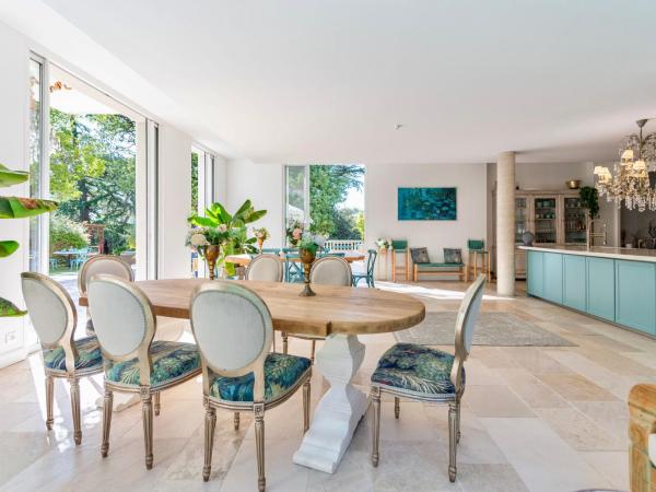 VILLA CARBO Chambre d'hôtes Mourillon, 4 belles chambres, Piscine : photo 2 de la chambre chambre lits jumeaux