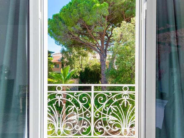 VILLA CARBO Chambre d'hôtes Mourillon, 4 belles chambres, Piscine : photo 3 de la chambre chambre quadruple deluxe