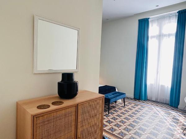 L'Esplai Valencia : photo 3 de la chambre chambre double avec balcon - vue sur ville