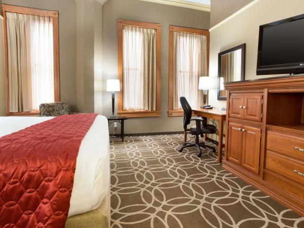 Drury Inn & Suites San Antonio Riverwalk : photo 3 de la chambre chambre lit king-size deluxe