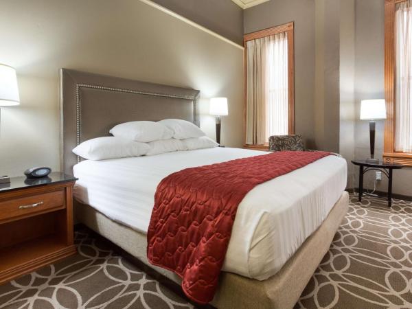 Drury Inn & Suites San Antonio Riverwalk : photo 2 de la chambre chambre lit king-size deluxe