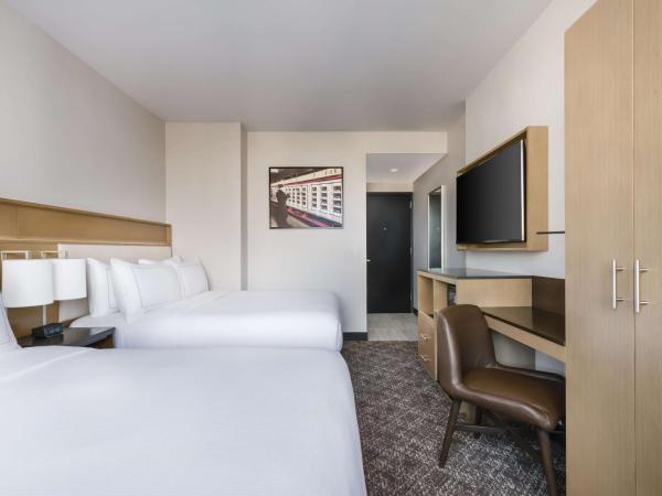 DoubleTree by Hilton New York Times Square South : photo 1 de la chambre chambre double avec 2 lits doubles