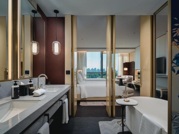 Four Seasons Hotel Suzhou : photo 2 de la chambre deluxe lake view room twin