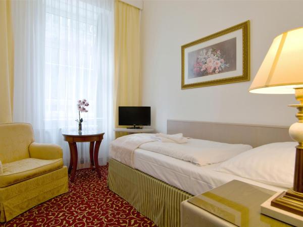 Romania : photo 5 de la chambre chambre simple standard avec vue sur la cour