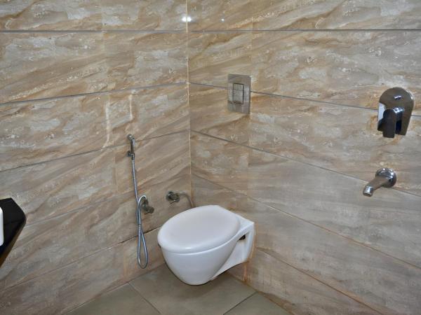 Hotel Sun International : photo 9 de la chambre chambre triple confort