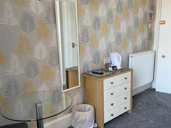 Belhaven Private Hotel : photo 2 de la chambre chambre simple avec salle de bains