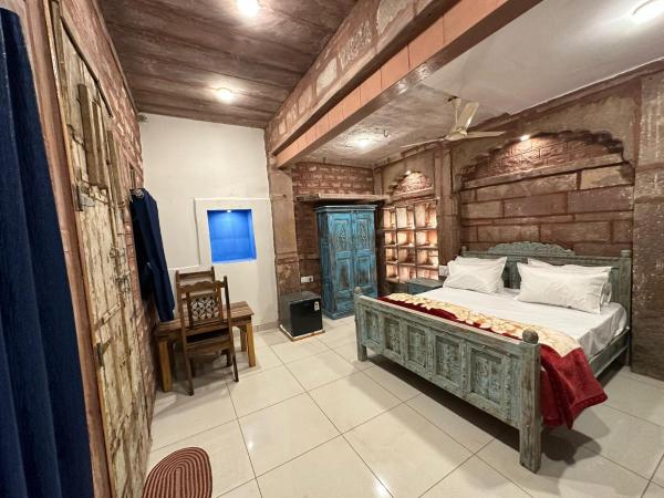 Geel Heritage - A Restored Haveli : photo 5 de la chambre chambre supérieure lit queen-size