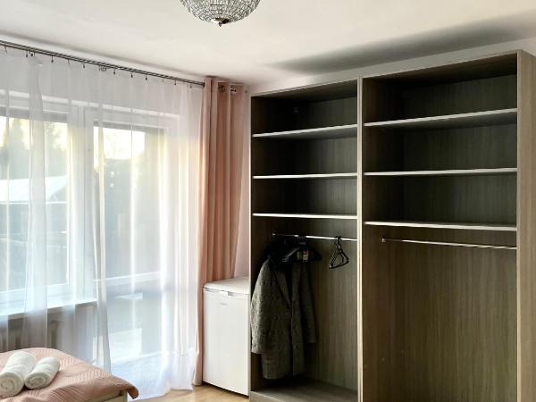 Beautiful rooms in Szczecin - parking Gratis : photo 8 de la chambre chambre triple deluxe