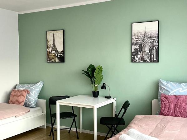 Beautiful rooms in Szczecin - parking Gratis : photo 6 de la chambre chambre triple deluxe