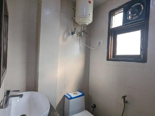 Flotel Residency Nearby Qutub Minar : photo 1 de la chambre chambre double avec salle de bains privative