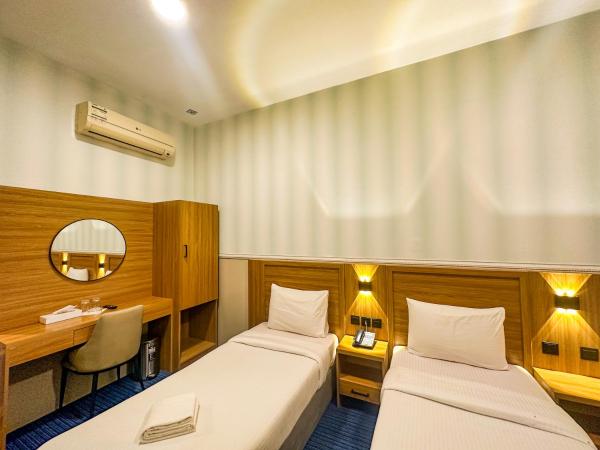 TAMARIND HOTEL : photo 7 de la chambre chambre familiale avec balcon