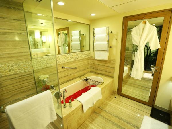 ITC Gardenia, a Luxury Collection Hotel, Bengaluru : photo 3 de la chambre towers suite, club level, 1 bedroom suite, 1 king, city view