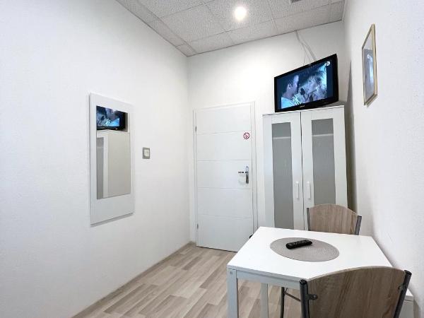 Keja Rooms II - Pokoje Noclegi w Centrum Gdyni : photo 10 de la chambre chambre double avec salle de bains commune