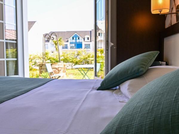 Quality Hotel La Marebaudière Vannes Centre : photo 4 de la chambre chambre double confort avec terrasse