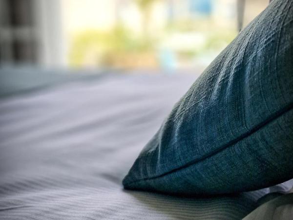 Quality Hotel La Marebaudière Vannes Centre : photo 3 de la chambre chambre double confort avec terrasse